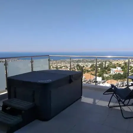 Panoramic Holidays Apartment *